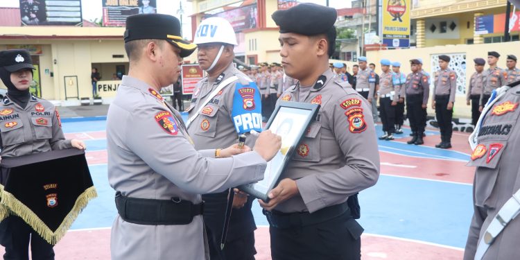 Kapolres Sidrap Pimpin Pemberhentian Tidak Dengan Hormat Personel Yang Melanggar Kode Etik