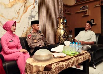 Dalam Rangka HUT Bhayangkara ke-79, Kapolres Takalar bersama Ketua Bhayangkari Anjangsana ke Purnawirawan