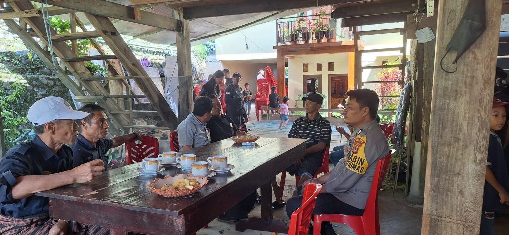 Antisipasi Premanisme, Bhabinkamtibmas Polres Tator Sambangi Warga dan Berikan Imbauan