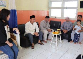 Kapolres Tana Toraja Besuk Anak Personelnya Yang Sedang di Rawat di Rumah Sakit