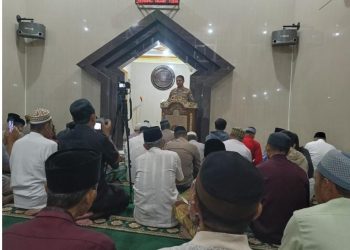 Lewat Safari Subuh, Kapolrestabes Makassar Jalin Silaturahmi Dengan Masyarakat di Mesjid Nurul Khaerat