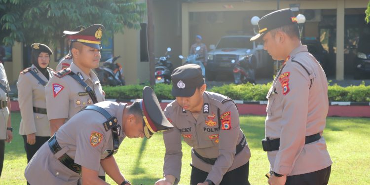 Kapolres Maros Pimpin Upacara Serah Terima Jabatan 2 Kabag, 2 Kasat dan Kapolsek
