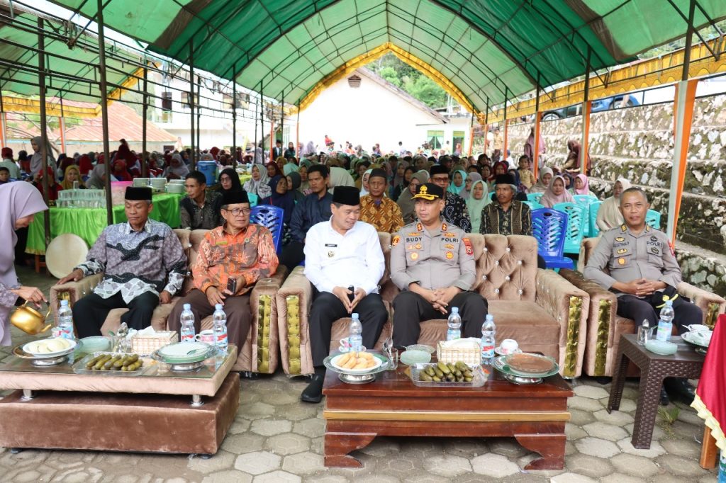Kapolres Tana Toraja Hadiri Syukuran Santri Pondok Pesantren Al-Hidayah