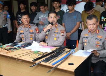 Kapolrestabes Makassar Rilis Penangkapan 19 Pelaku Geng Motor Bersenjata Tajam