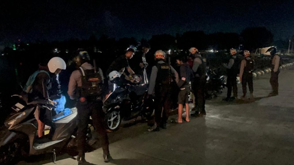 Cegah Gangguan Kamtibmas Saat Malam Hari, Sat Samapta Polres Bulukumba Gencar Patroli