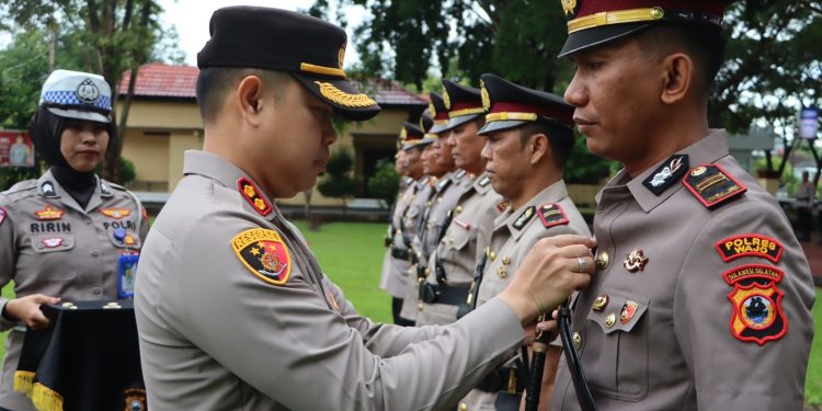 Kapolres Luwu Pimpin Sertijab Kabag Ren, Kasat Binmas dan Sejumlah Kapolsek