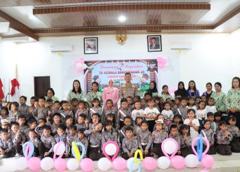 Kapolres Tana Toraja bersama Ketua Bhayangkari Hadiri Acara Penamatan TK Kemala Bhayangkari