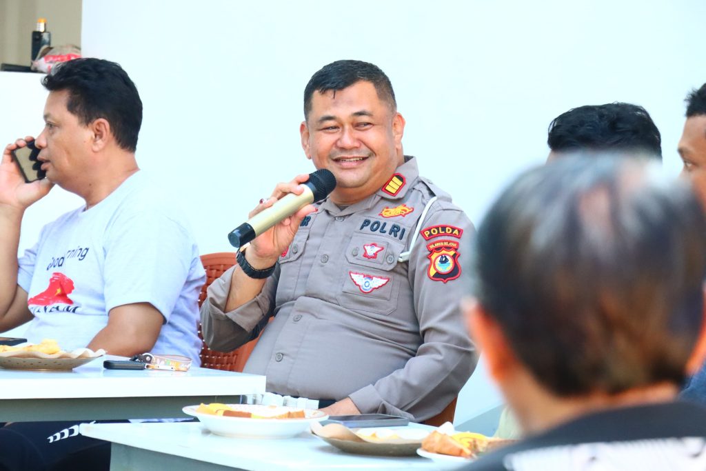 Perkuat Sinergitas, Kasat Lantas Polres Bulukumba Ngopi Bareng Dengan Jurnalis