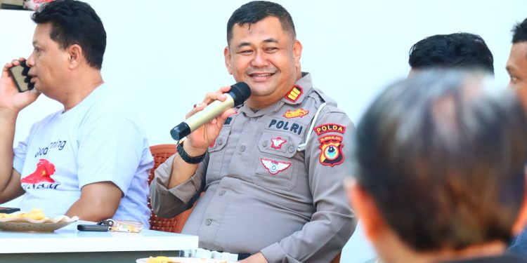 Perkuat Sinergitas, Kasat Lantas Polres Bulukumba Ngopi Bareng Dengan Jurnalis