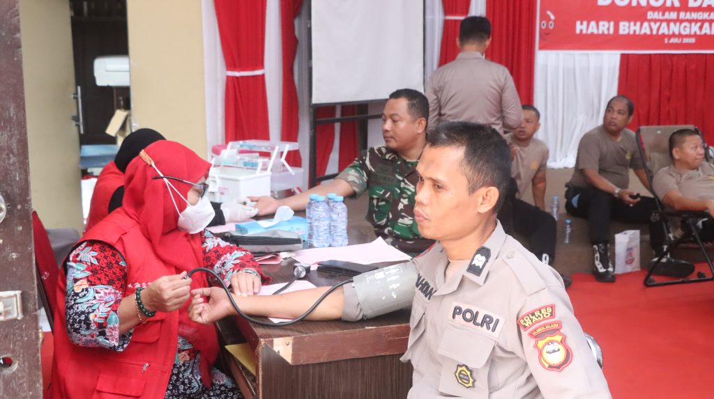 Dalam Rangka Hari Bhayangkara ke-79, Polres Wajo Gelar Donor Darah