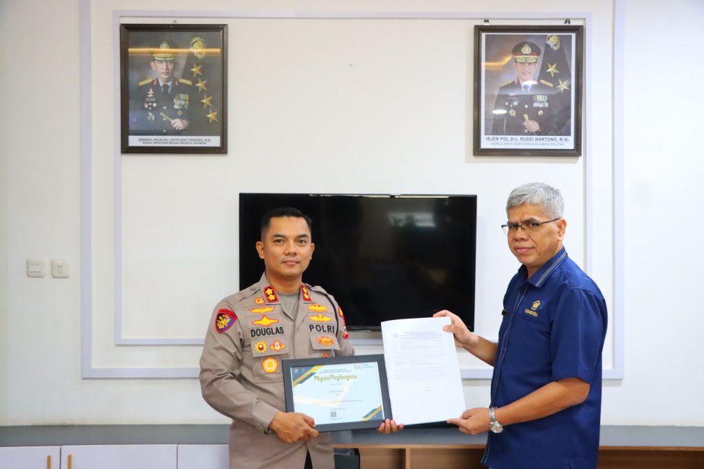 Kapolres Maros Terima Penghargaan Atas Pencapaian Pelaksanaan Keuangan Dari KPPN