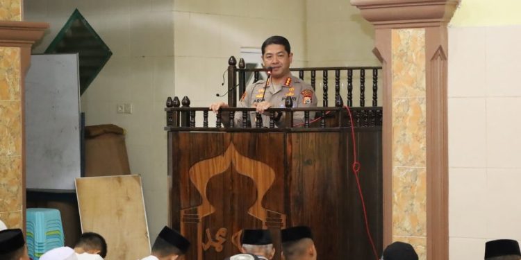 Ini Penyampaian Kapolrestabes Makassar Saat Safari Subuh di Masjid Nurul Falah Kakatua