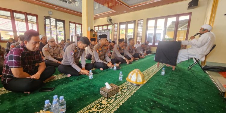 Tingkatkan Iman Dan Integritas Personel, Polres Tana Toraja Gelar Kegiatan Binrohtal