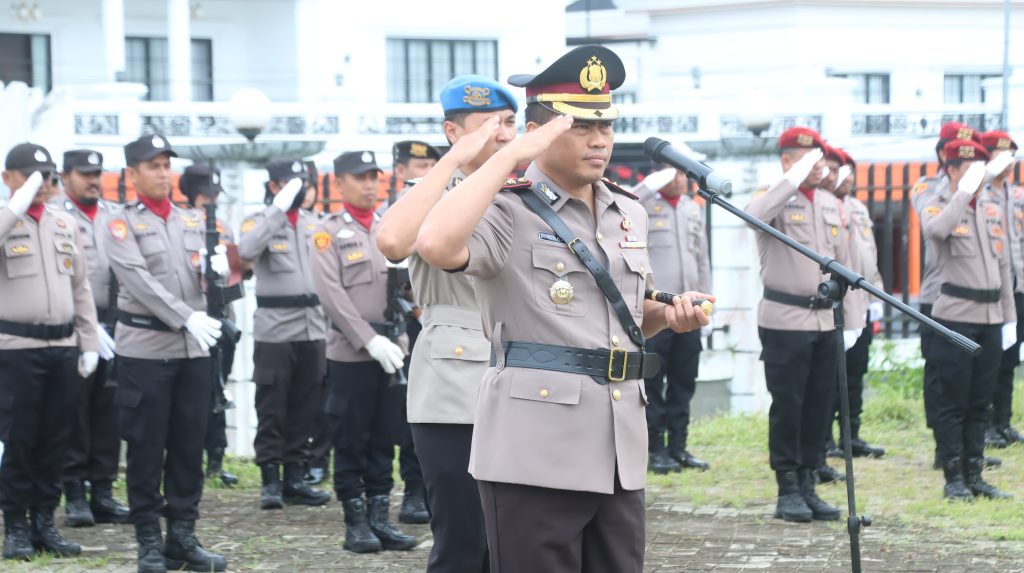 Peringati HUT Bhayangkara ke-79, Kapolres Wajo Pimpin Upacara Ziarah dan Tabur Bunga di TMP Empagae