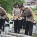 Kenang Jasa Pahlawan, Kapolres Bulukumba Pimpin Ziarah dan Tabur Bunga di TMP Taccorong