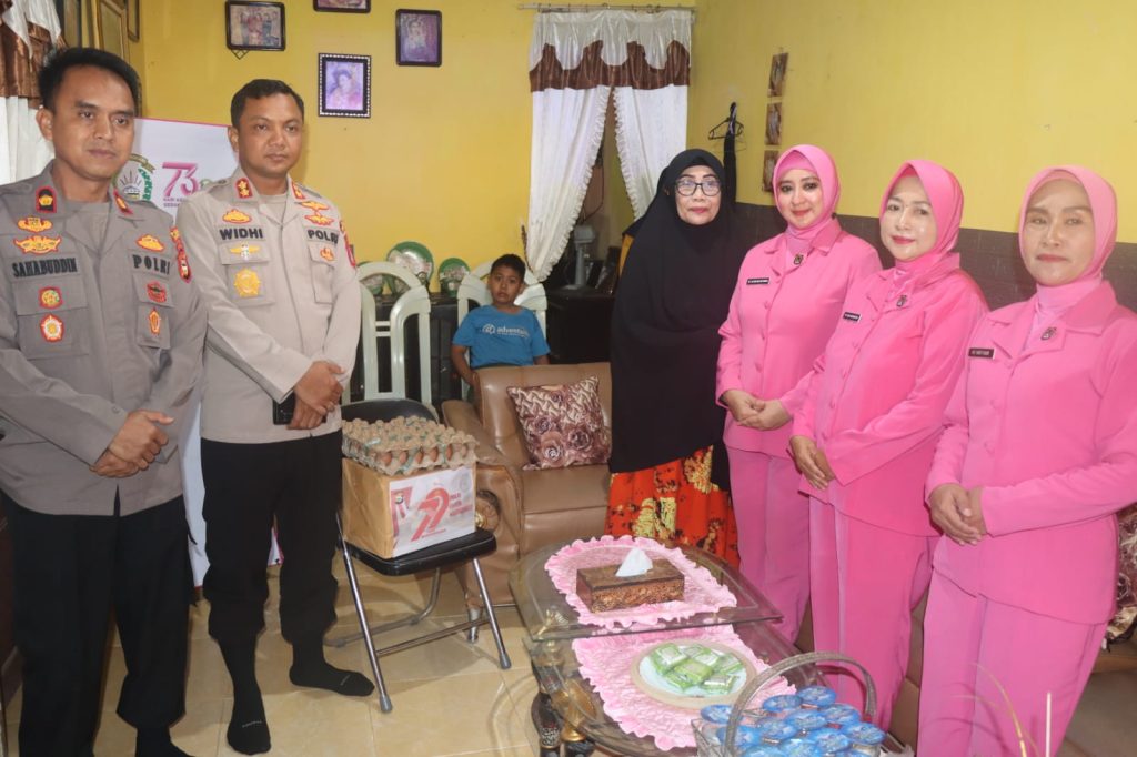 Kapolres Jeneponto Anjangsana ke Kediaman Purnawirawan dan Warakawuri Polri