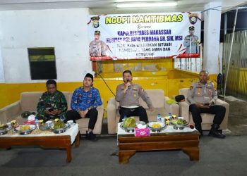 Kapolrestabes Makassar Ngopi Kamtibmas Dengan Masyarakat di Posko FKPM Bara-Barayya Induk