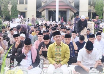 Kapolda Sulsel Laksanakan Sholat Idul Adha Bersama Personel dan Masyarakat di Lapangan Mapolda