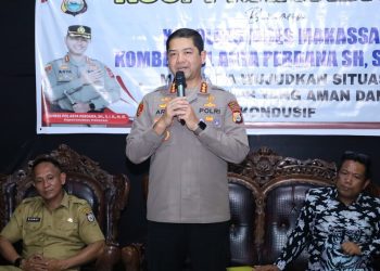 Kapolrestabes Makassar Ngopi Kamtibmas Dengan Warga Jalan Sultan Abdullah