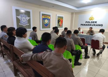 Kapolsek Panakkukang Beri Arahan ke Personel Pemegang Senjata Api