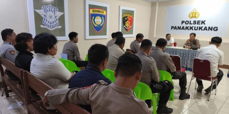 Kapolsek Panakkukang Beri Arahan ke Personel Pemegang Senjata Api