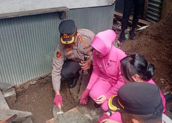 Kapolrestabes Makassar Peletakan Batu Pertama Program Bedah Rumah Warga Maccini Gusung