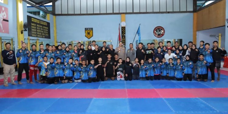 Kapolrestabes Makassar Lepas Tim Karate Inkanas Sulsel Untuk Berlaga di Kejuaraan Internasional