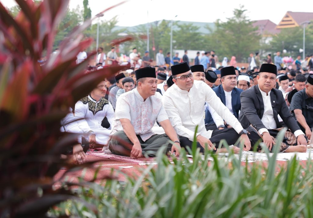 Kapolres Gowa Bersama Forkopimda Ikuti Salat Idul Adha 1446 H di Lapangan Syekh Yusuf Discovery