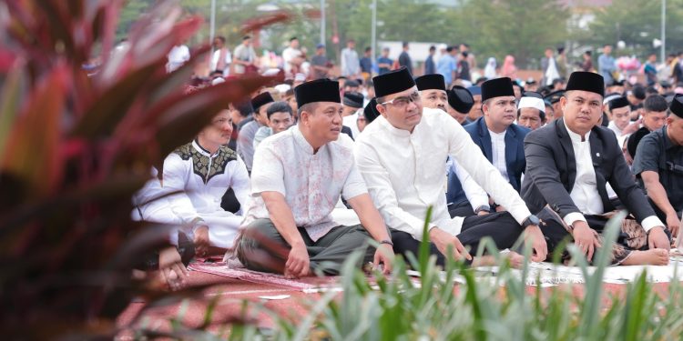 Kapolres Gowa Bersama Forkopimda Ikuti Salat Idul Adha 1446 H di Lapangan Syekh Yusuf Discovery