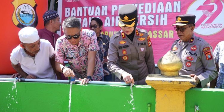 Kapolres Pelabuhan Makassar Resmikan Sumur Bor Dalam Rangka Peringati HUT Bhayangkara ke-79