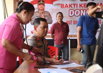 Dalam Rangka Peringatan HUT Bhayangkara ke-79, Kapolres Toraja Utara Ikut Donor Darah 