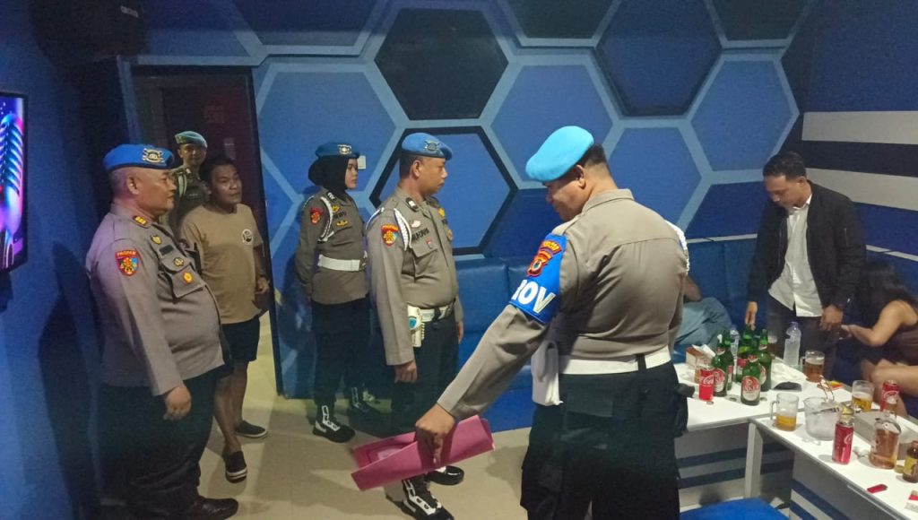 Dalam Rangka Hari Bhayangkara ke-79, Propam Polres Wajo Gelar Operasi di Tempat Hiburan Malam