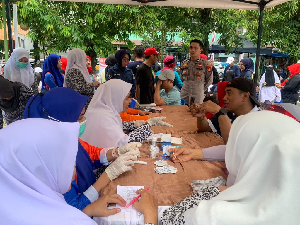 Polres Pinrang Hadirkan Layanan Kesehatan Gratis Dalam Rangka Hari Bhayangkara ke-79