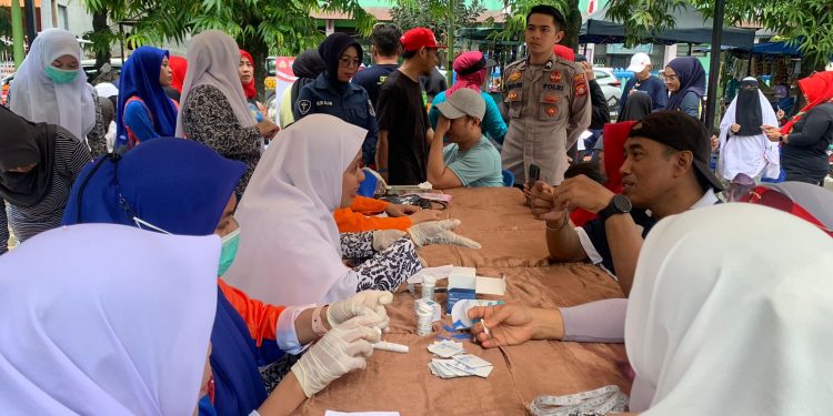 Polres Pinrang Hadirkan Layanan Kesehatan Gratis Dalam Rangka Hari Bhayangkara ke-79