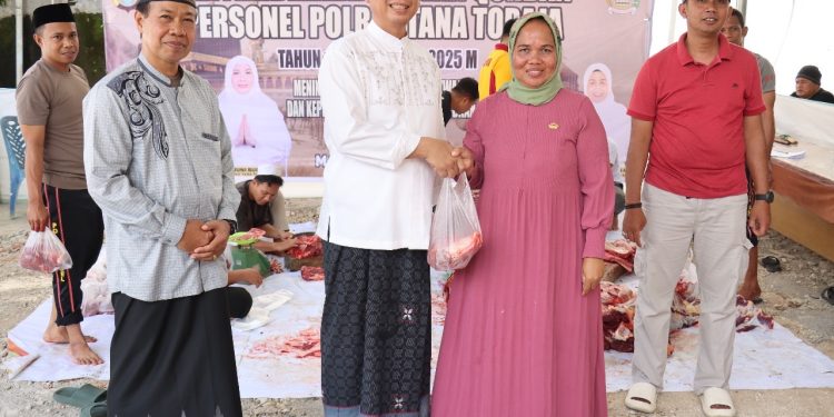Kapolres Tana Toraja Kurban 3 Ekor Sapi Untuk Masyarakat, Kaum Dhuafa dan Anak Yatim