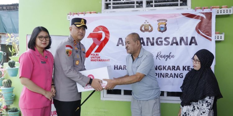 Kapolres Pinrang bersama Ketua Bhayangkari Anjangsana ke Personel Yang Tengah Sakit