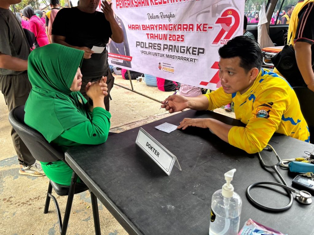 Dalam Rangka Hari Bhayangkara ke-79, Polres Pangkep Gelar Pelayanan Kesehatan Gratis
