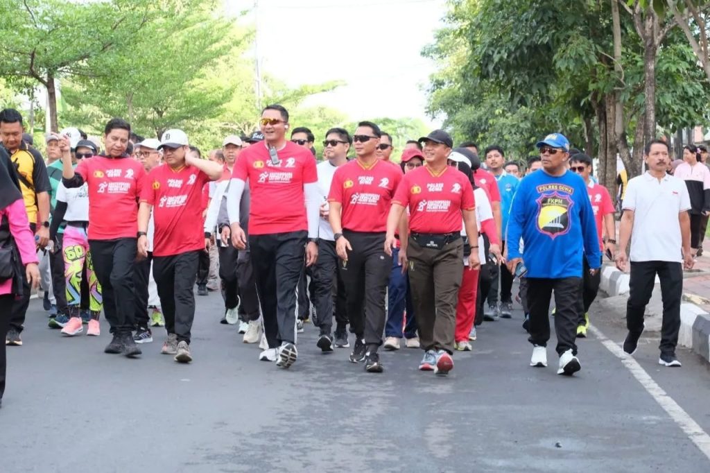 Semarak HUT Bhayangkara ke-79, Kapolres Gowa Lepas Peserta Bhayangkara Fun Walk
