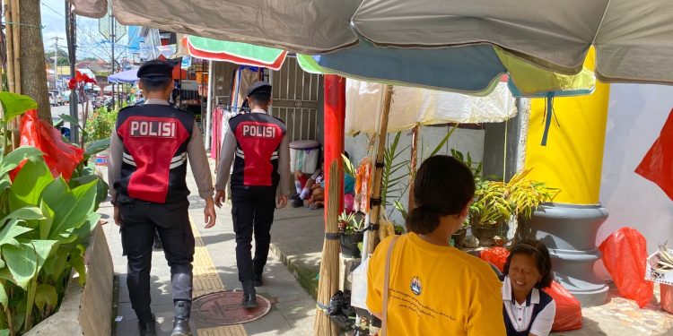 Maksimalkan Pecegahan Aksi Premanisme, Sat Sampta Polres Toraja Utara Gelar Patroli Jalan Kaki