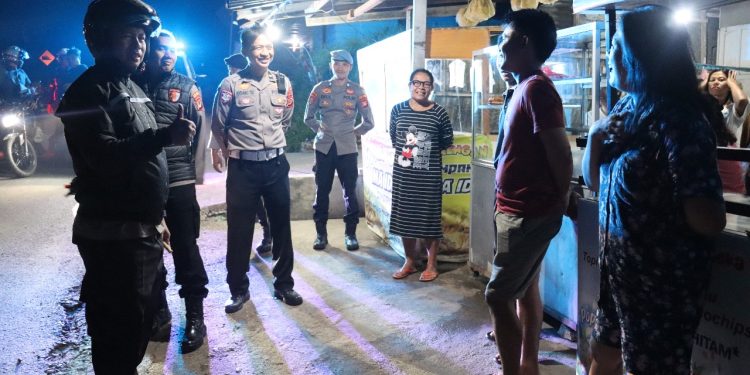 Kapolres Tana Toraja Pimpin Patroli Skala Besar di Titik Rawan
