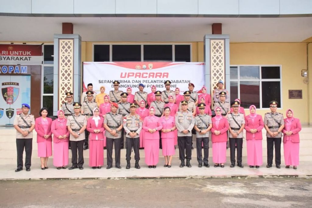 Kapolres Bone Pimpin Sertijab Sejumlah Pejabat Utama dan Kapolsek Jajaran
