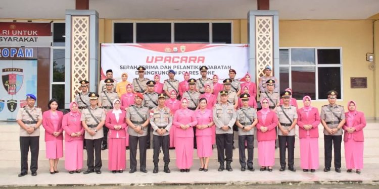 Kapolres Bone Pimpin Sertijab Sejumlah Pejabat Utama dan Kapolsek Jajaran