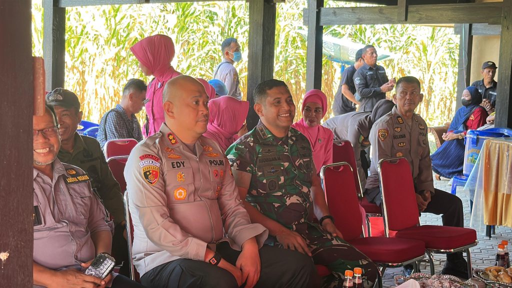 Melalui Vitual, Kapolres Pinrang Hadiri Panen Jagung Serentak Kuartal II 2025 Yang Dipimpin Presiden