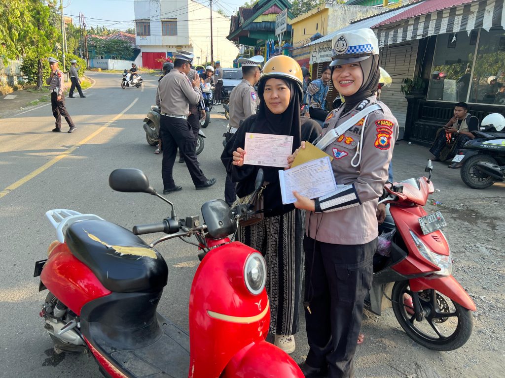 Hari ke-8 Ops Patuh Pallawa 2025, Satlantas Polres Wajo Gencarkan Penindakan dan Edukasi ke Pengendara
