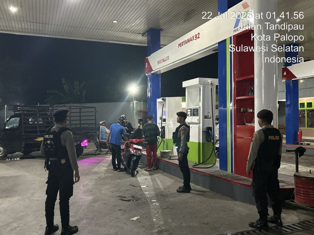 Antisipasi Penyalahgunaan BBM Subsidi, Personel Polres Palopo Monitoring SPBU