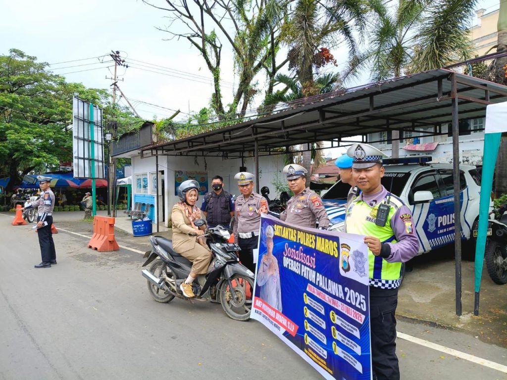 Polres Maros Sosialisasi Keselamatan Berkendara ke Pengemudi Dalam Rangka Operasi Patuh Pallawa