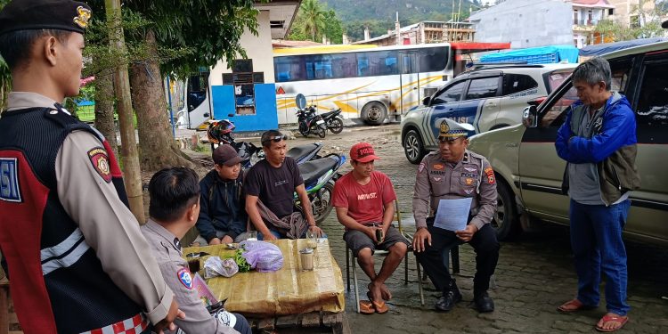 Untuk Mengurangi Angka Kecelakaan, Personel Polres Tana Toraja Sosialisasikan Operasi Patuh 