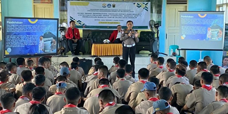 Hari Ke-5 Ops Patuh Pallawa 2025, Kasat Lantas Polres Parepare Bekali Pelajar Etika Berlalu Lintas