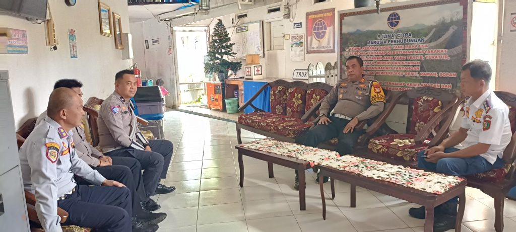 Kasat Lantas Tana Toraja Pimpin Rakor Terkait Bahaya Mobil Truk Mengangkut Orang
