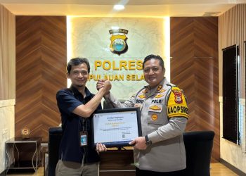 Raih Nilai IKPA 100 Semester I, Kapolres Selayar Terima Penghargaan Dari KPPN Benteng